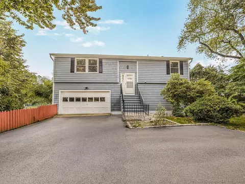 76 Oakdale Rd, Stamford, CT 06906