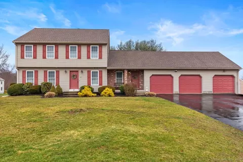 27 Richill Rd, Branford, CT 06405