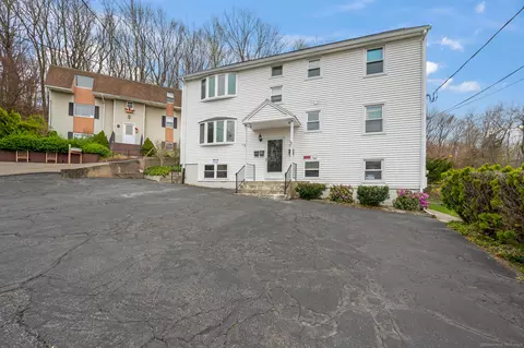 62 Briarwood Rd, Bristol, CT 06010