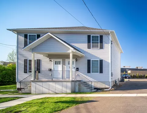 1039 Essex Pl, Stratford, CT 06615