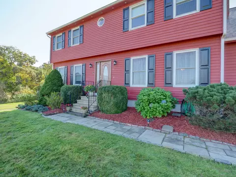 53 Dinatale Dr, Durham, CT 06422