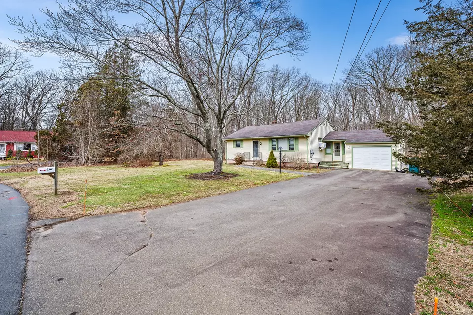 247 Forest Ln, Cheshire, CT 06410 28 Photos Movoto