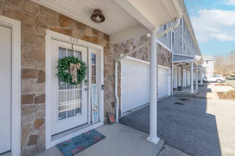 28 Armstrong Rd #C23, Coventry, CT 06238