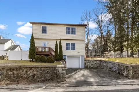 17 Delaware Ave, Waterbury, CT 06708