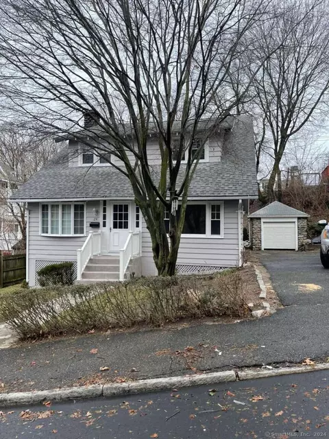 24 Orchard St, Naugatuck, CT 06770