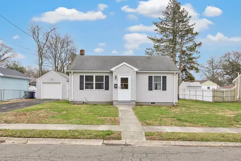 74 Tully Cir, Bridgeport, CT 06610