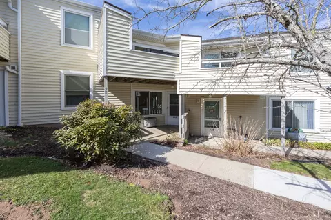 469 E Mitchell Ave #469, Cheshire, CT 06410