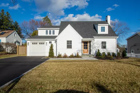 90 Ridgeview Ave, Fairfield, CT 06825