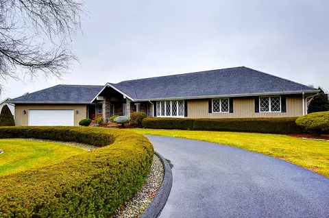 59 Clover Ln, Manchester, CT 06040