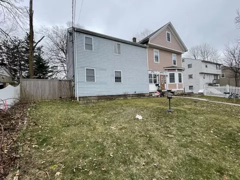 4 Spruce St, Danbury, CT 06810