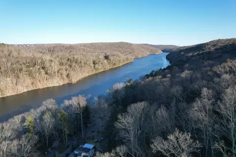 30 Cedarhurst Trl, Newtown, CT 06482