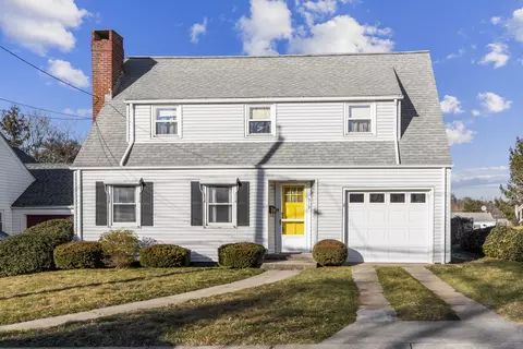 319 Vauxhall St, New London, CT 06320