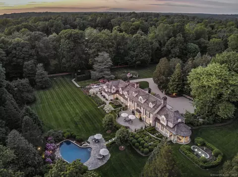 1024 Smith Ridge Rd, New Canaan, CT 06840