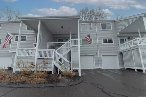 163 Pheasant Ln #163, Branford, CT 06405