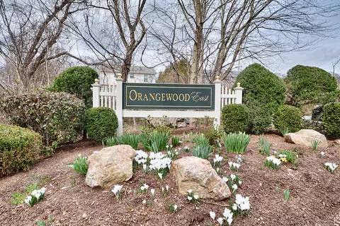 243 Shagbark Dr #243, Derby, CT 06418