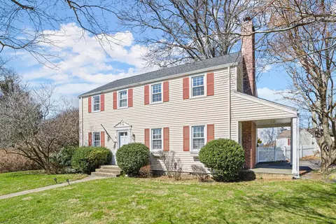 4 Fara Dr, Stamford, CT 06905