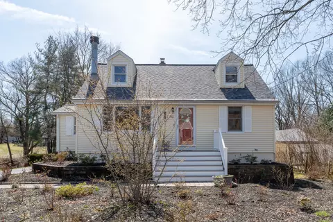 101 Collett St, North Haven, CT 06473