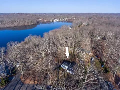272 Shore Dr, Guilford, CT 06437