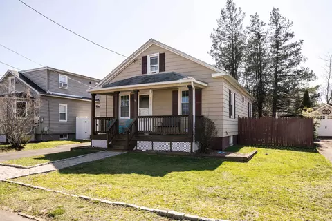 90 Edgar St, East Haven, CT 06512