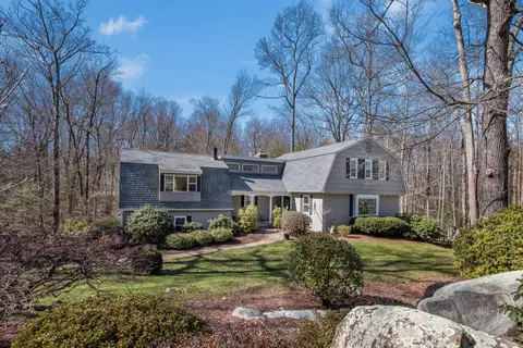 65 Forge Dr, Avon, CT 06001