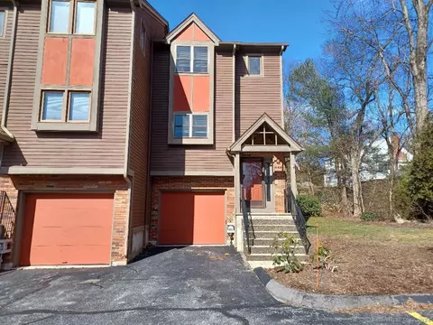 213 W Town St #H44, Norwich, CT 06360