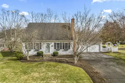 1058 Peck Ln, Cheshire, CT 06410