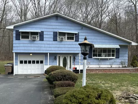 18 Dean Rd, East Lyme, CT 06333