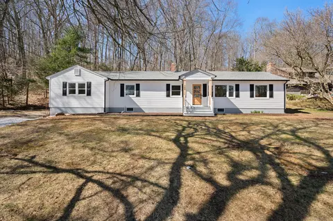 300 Bloomingdale Rd, Waterford, CT 06375