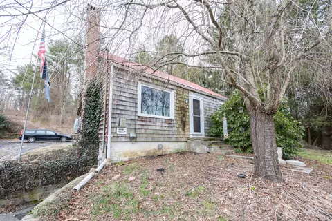 74 Baltic Rd, Norwich, CT 06360