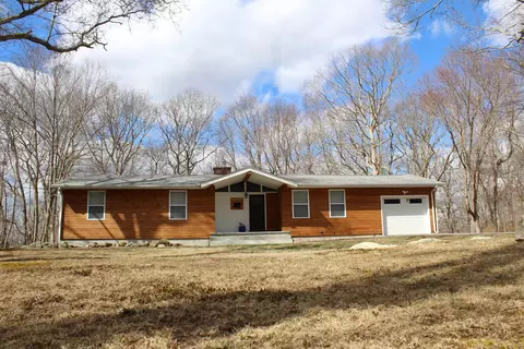 20 Eagle Ridge Dr, Ledyard, CT 06335