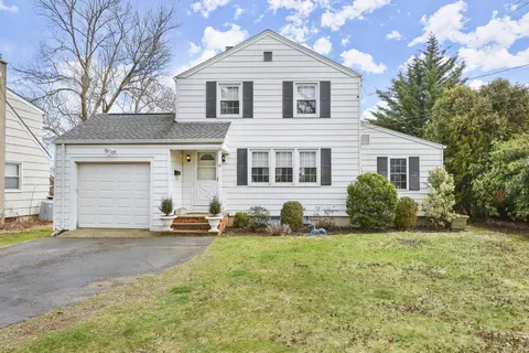 75 Walter Ave, Norwalk, CT 06851