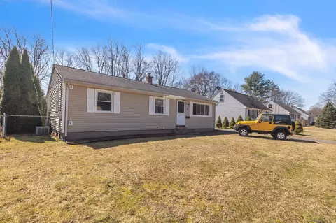15 Roosevelt Blvd, Enfield, CT 06082