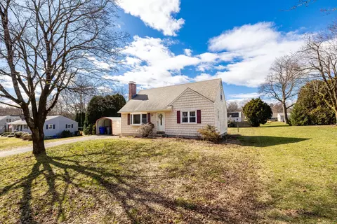 30 Kennedy Dr, Enfield, CT 06082