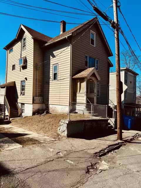22 Ashley St, Waterbury, CT 06704