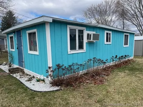 61 South St, Madison, CT 06443