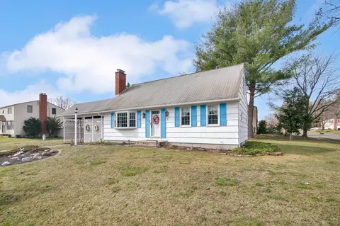 3 Diamond Dr, Enfield, CT 06082