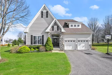 15 Chatham Ct #15, Middlebury, CT 06762