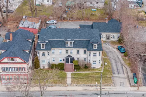 213-215 Providence St, Putnam, CT 06260
