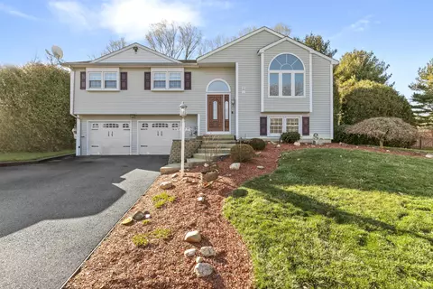 23 Robert Dennis Dr, Milford, CT 06461