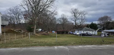 Longview Avenue, Waterbury, CT 06704