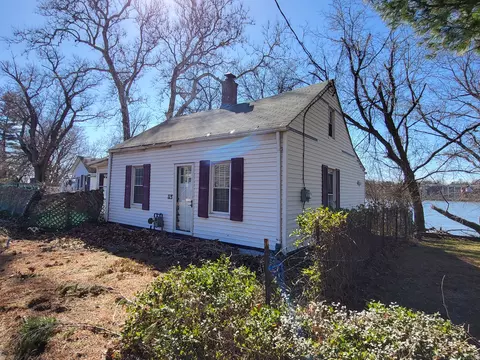 113 S Water St, East Windsor, CT 06088