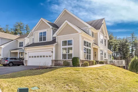 69 Ridgewood Dr #69, Middlebury, CT 06762