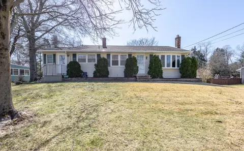 112 Blakeslee Ave, North Haven, CT 06473