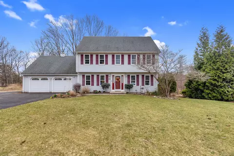 222 Pondview Ln, Bristol, CT 06010