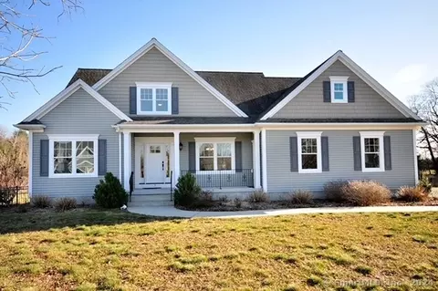 7 Stratton Farms Rd, Suffield, CT 06093