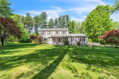 25 Heritage Dr, Somers, CT 06071