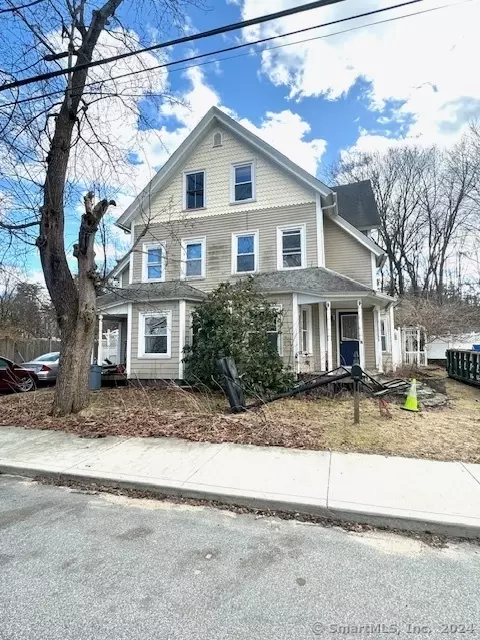181 S Main St, Putnam, CT 06260
