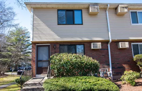 38 Churchill Way #38, Newington, CT 06111