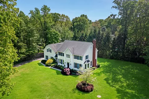 20 Silver Brook Rd, Ridgefield, CT 06877