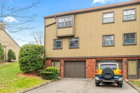31 Mattabasset Dr #31, Meriden, CT 06450